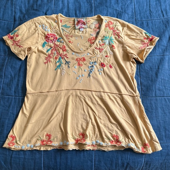 Johnny Was Top Ariel High-Low Embroidered Relaxed Swing Tee Size Small - Picture 3 of 8